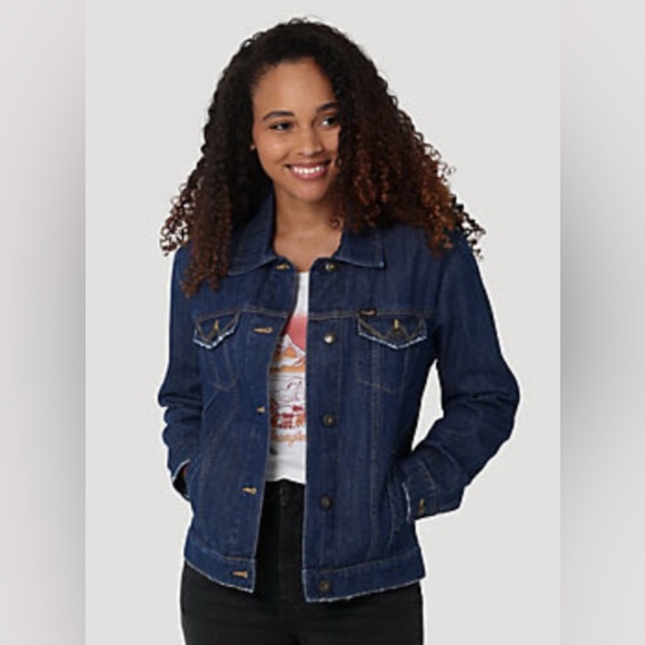 Women’s Wrangler Memory Maker Denim Jacket - Picture 3 of 3